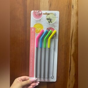 Reusable straws for travel